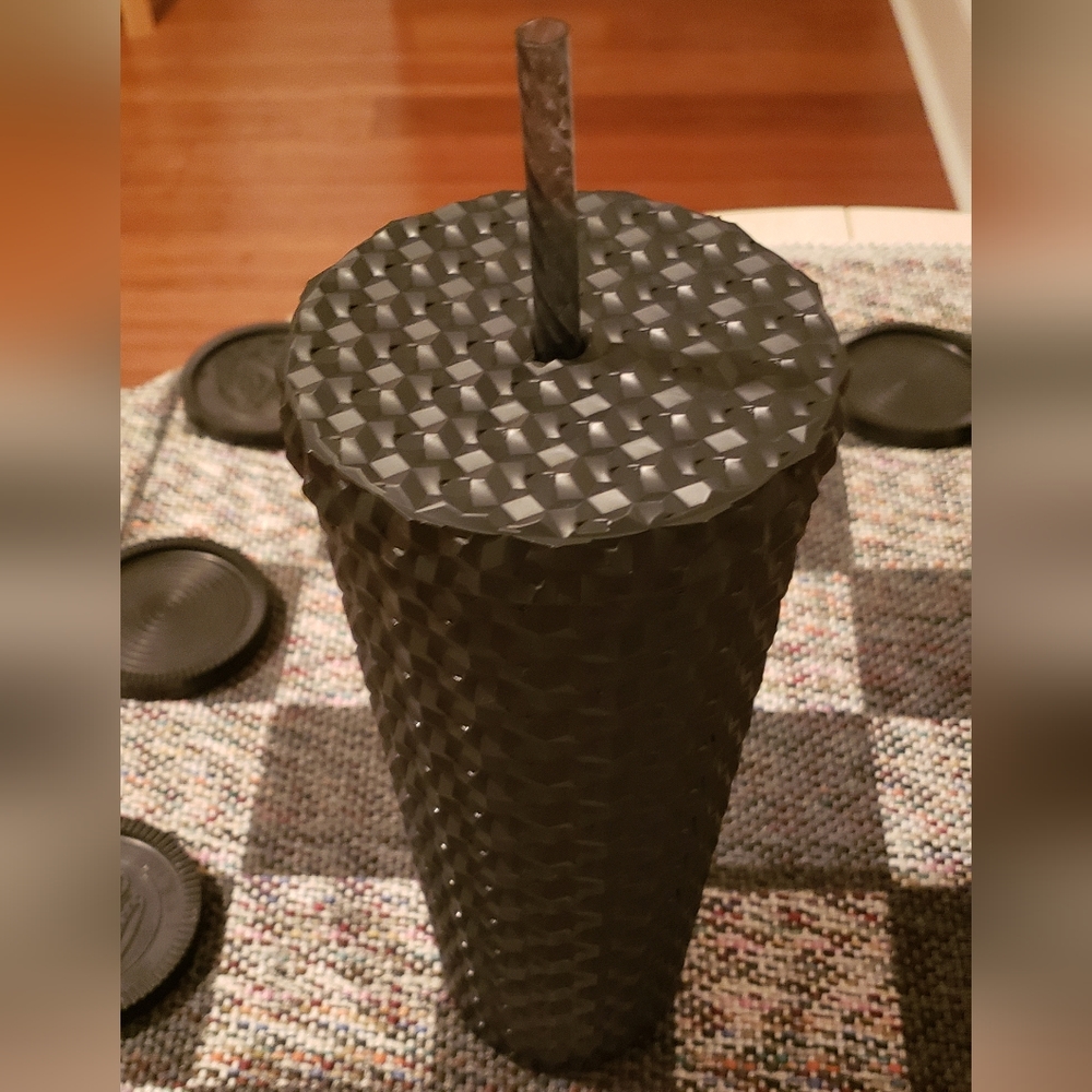 New 26oz Textured Tumbler w/ Straw NWT